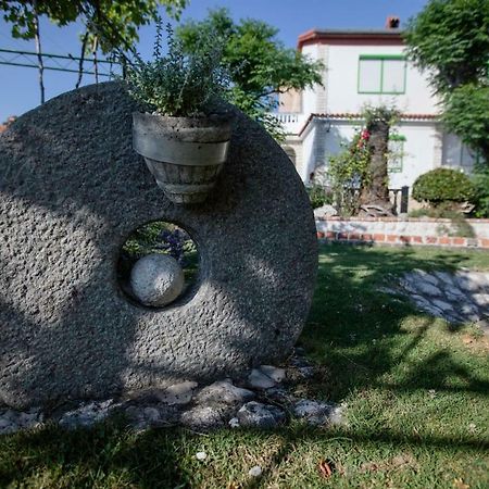 Apartman Marcela Palit Exterior photo